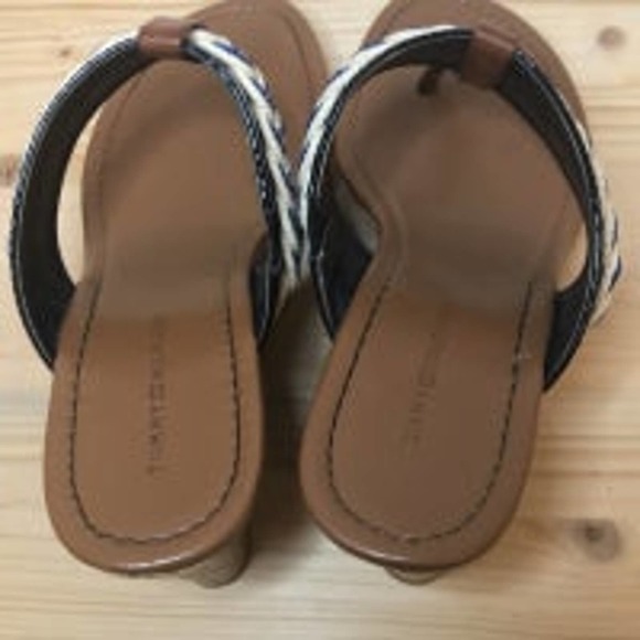 Tommy Hilfiger‎ Braided Wedge Sandals. Tan with Navy and White. Women’s 7.5 - Picture 3 of 5